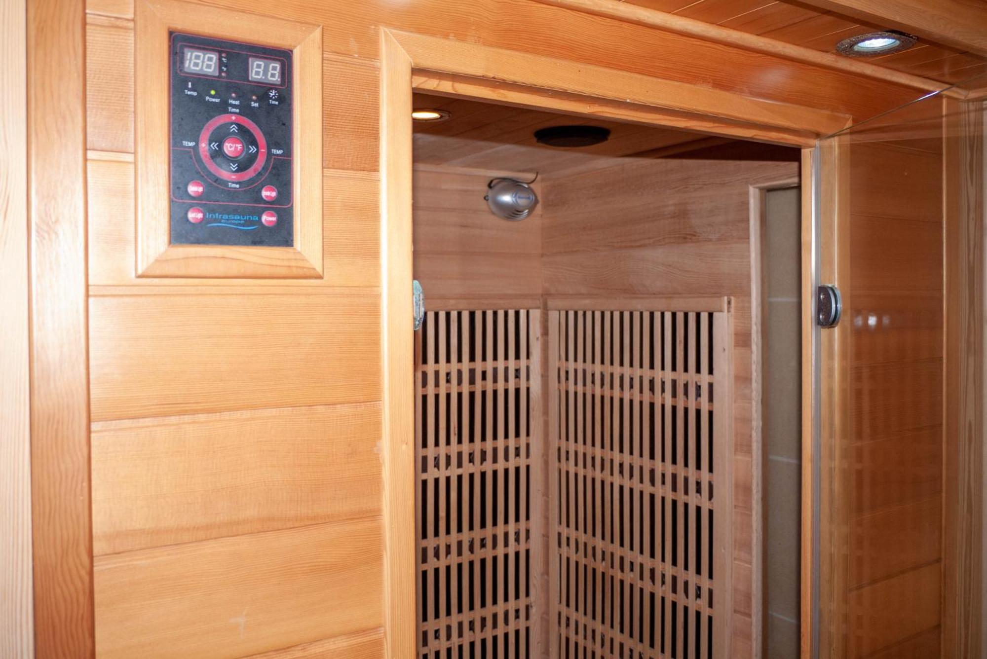 Bornemisza Kuria Wellness Resort Tiszabecs Exteriör bild