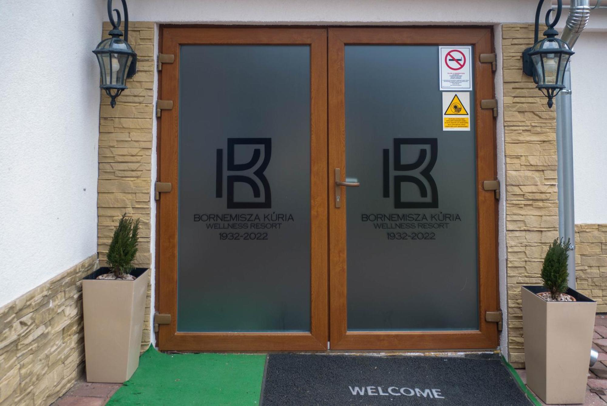 Bornemisza Kuria Wellness Resort Tiszabecs Exteriör bild